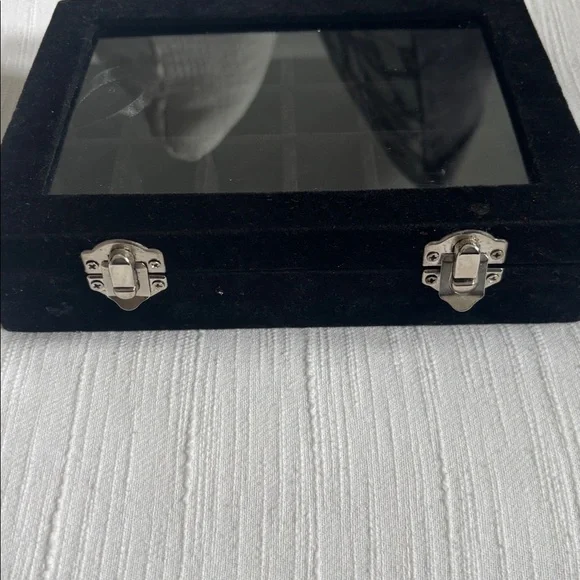 Black Velvet Jewelry Display Box - Picture 2 of 5